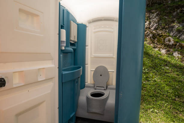 Best Portable restroom trailer rental  in Pelican Rapids, MN